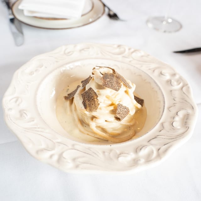 BUCATINI CACIO & TARTUFO.