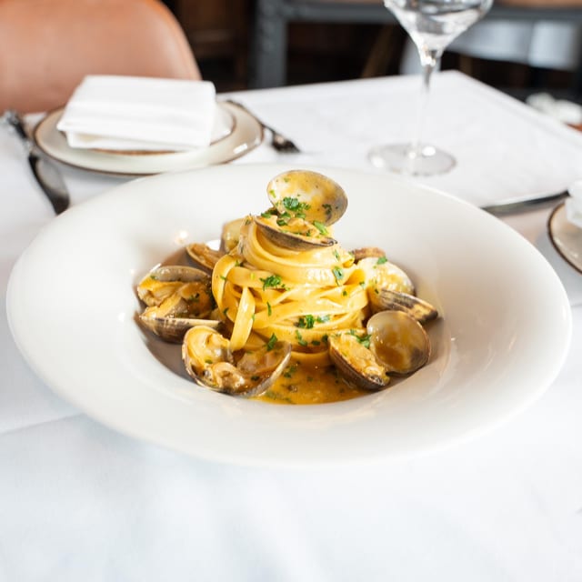 TAGLIATELLE ALLE VONGOLE.